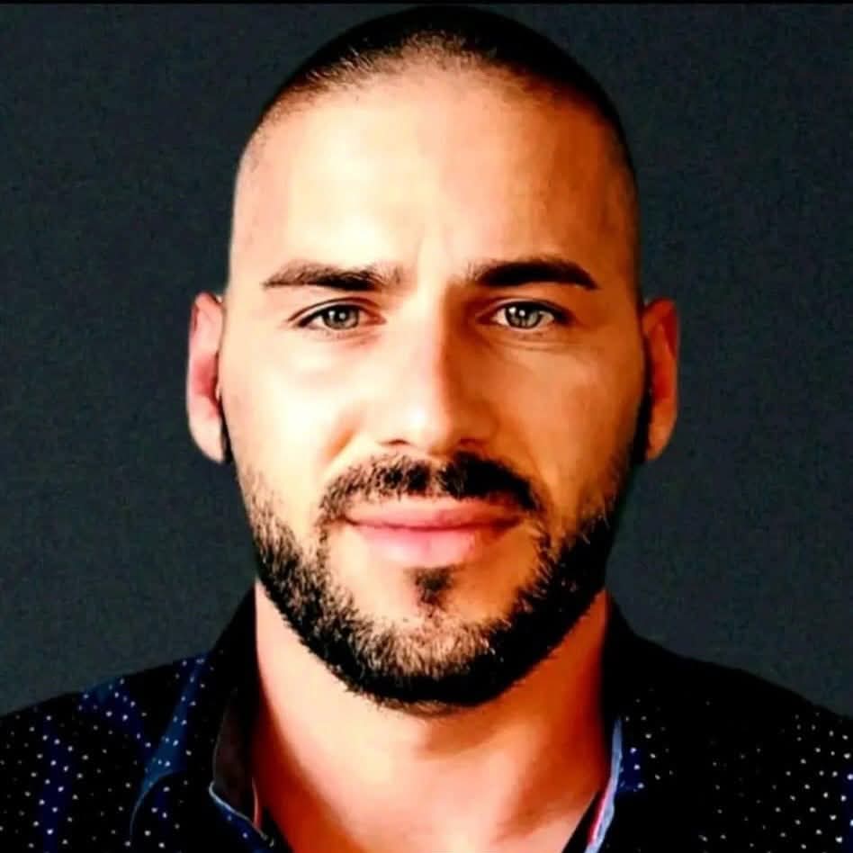 Tóth Roland-alapító